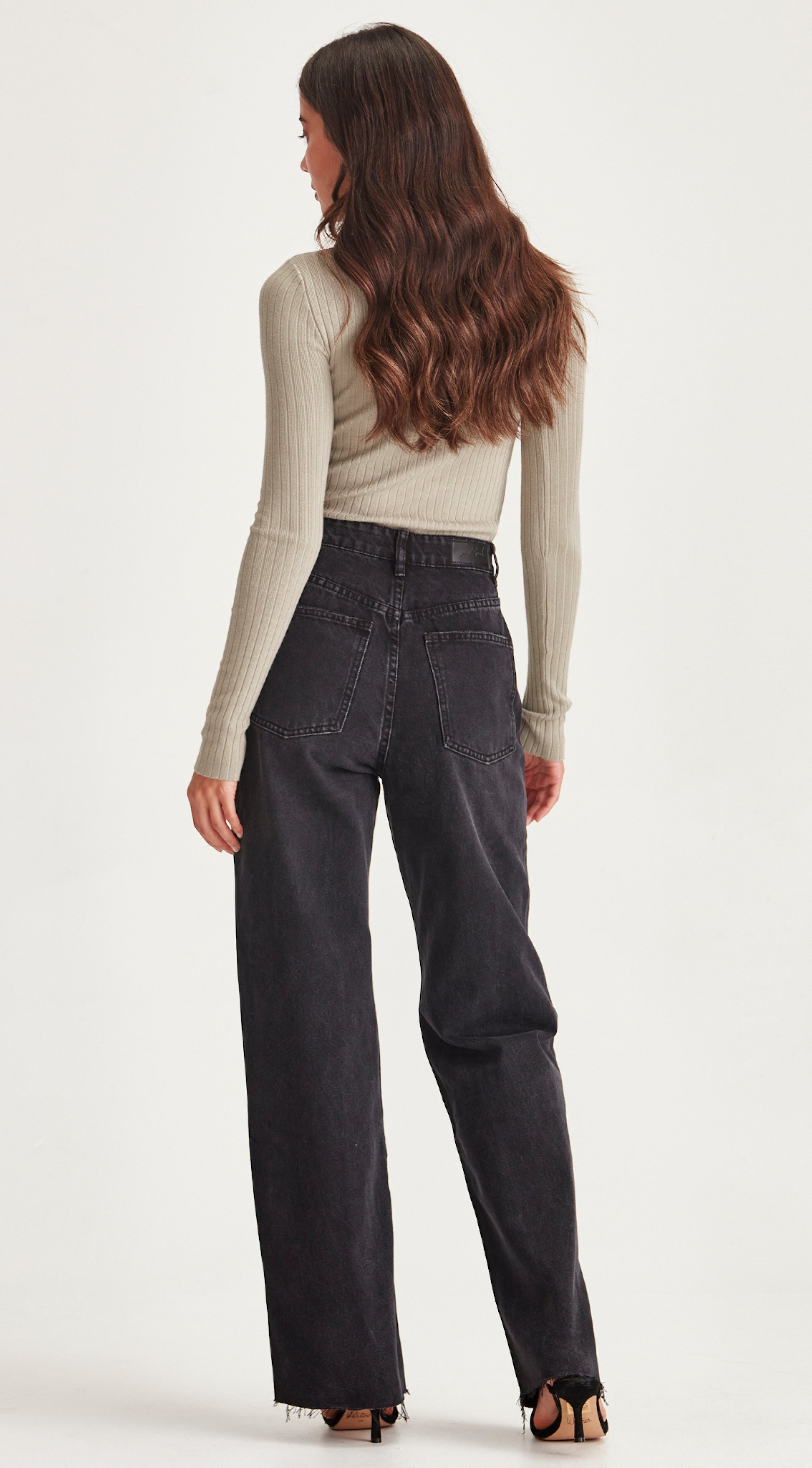 AVRIL Jean Black No Rips – junkfoodjeans