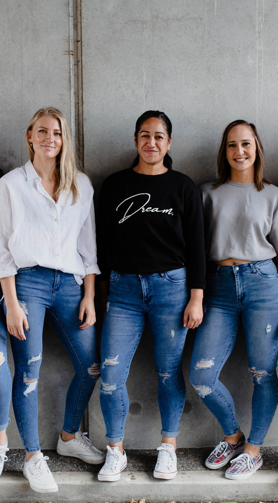 ripped blue skinny jean